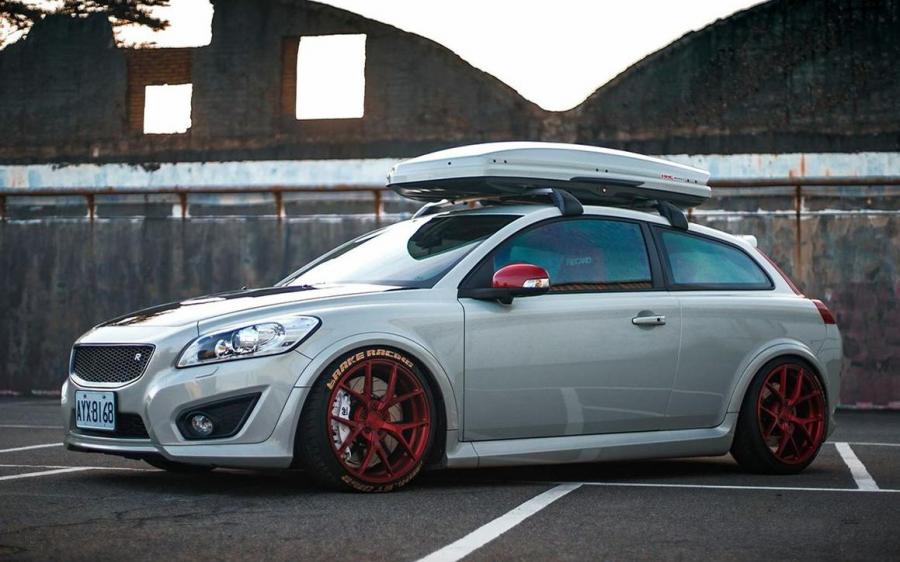 Volvo C30 on PUR Wheels (FL04) '2018